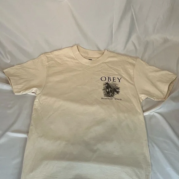 Obey Running Wild Graphic T-ShirtbMena Medium - Picture 6 of 9